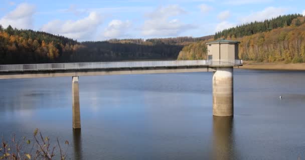 Barragem de chalenbach em Siegerland durante períodos secos - Filmagem, Vídeo