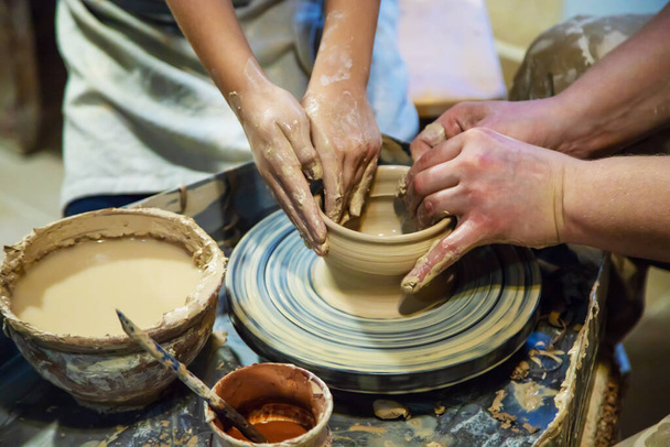 Fabricación de alfarería Pottery.clay. Focus.nature selectivo - Foto, Imagen