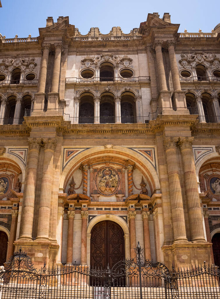 Hiszpania, Malaga, Europa, Katedra w Maladze LOW ANGLE VIEW OF HISTORIC BUILDING AGAINST SKY - Zdjęcie, obraz