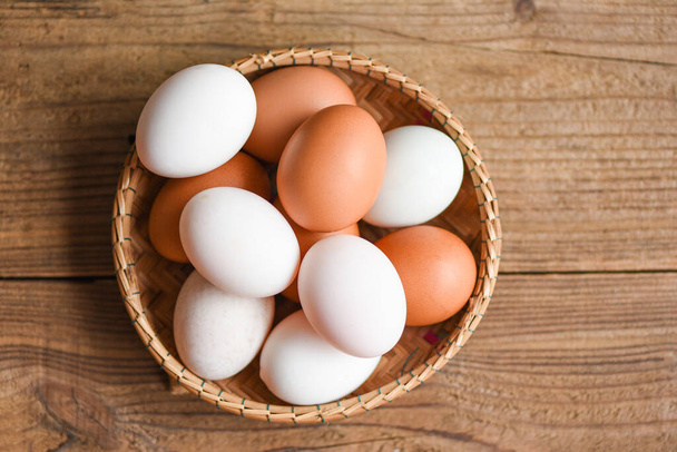 Chicken eggs and duck eggs collect from farm products natural in a basket healthy eating concept, Fresh egg  - Foto, imagen