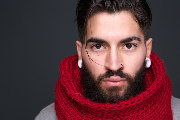 Homme moderne à la mode avec barbe
  - Photo, image