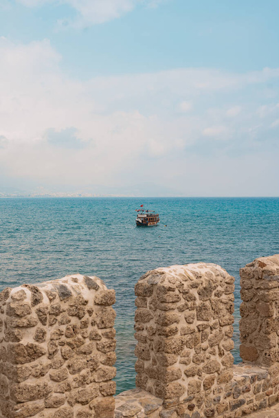 Purjevene medeteranian merellä - Valokuva, kuva