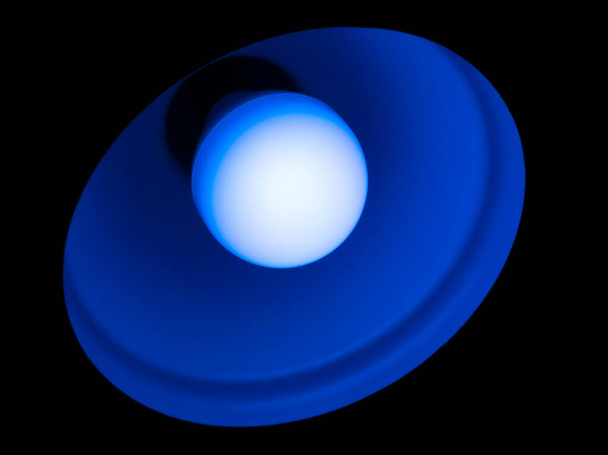Luminaria com Luz Azul - Foto, Imagem