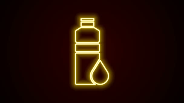 Gloeiende neon lijn Fitness shaker pictogram geïsoleerd op zwarte achtergrond. Sportshaker fles met deksel voor water en proteïne cocktails. 4K Video motion grafische animatie - Video