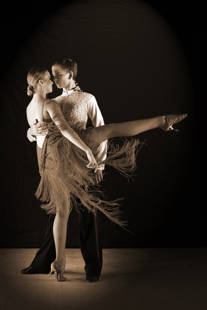 Dancers in ballroom - Valokuva, kuva