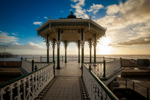 Sonnenuntergang Blick auf schönen Brighton Musikpavillon - Foto, Bild
