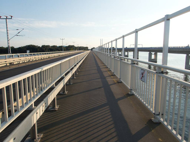 stralsundin silta kulkee rugenista Saksaan - Valokuva, kuva