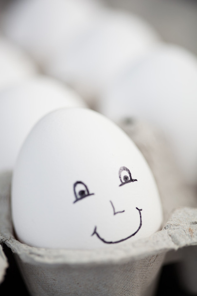 świeżych jaj uśmiechający się - Zdjęcie, obraz