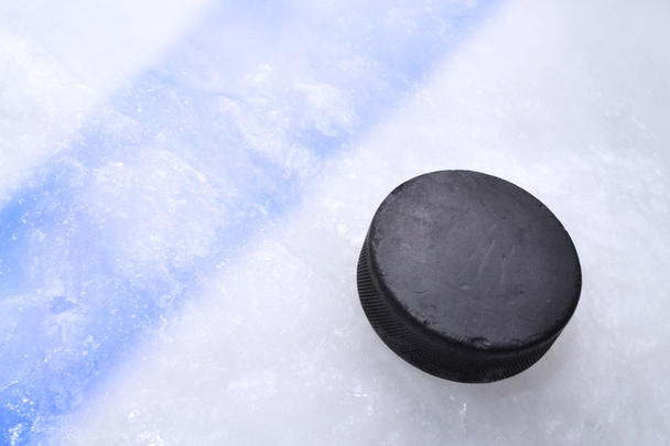 Hockey puck on ice - Photo, Image