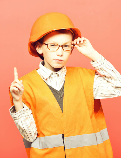 young cute builder boy - Φωτογραφία, εικόνα