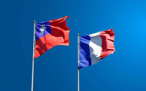 Krásné národní státní vlajky Čínské republiky a Francie společně na obloze pozadí. Koncept 3D uměleckých děl. - Fotografie, Obrázek