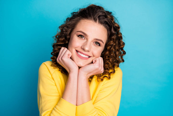 Close-up portrait of her she nice-looking attractive lovely pretty charming cute sweet lovable cheerful wavy-haired girlfriend enjoying isolated over bright vivid shine vibrant blue color background - Foto, imagen