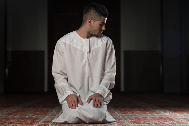 Muslim Man Is Praying In The Mosque - 写真・画像