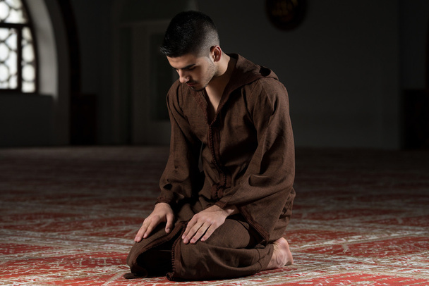 Young Muslim Man Praying - Fotoğraf, Görsel