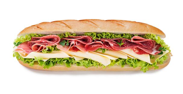 Lekkere verse baguette sandwich met ham, kaas en sla geïsoleerd op witte achtergrond. - Foto, afbeelding