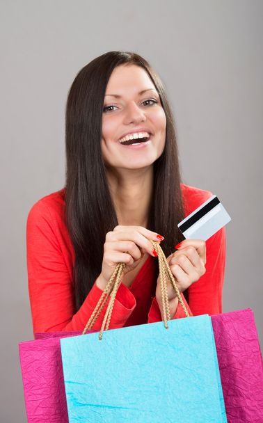 dziewczyna zakupy za pomocą karty kredytowej - Zdjęcie, obraz