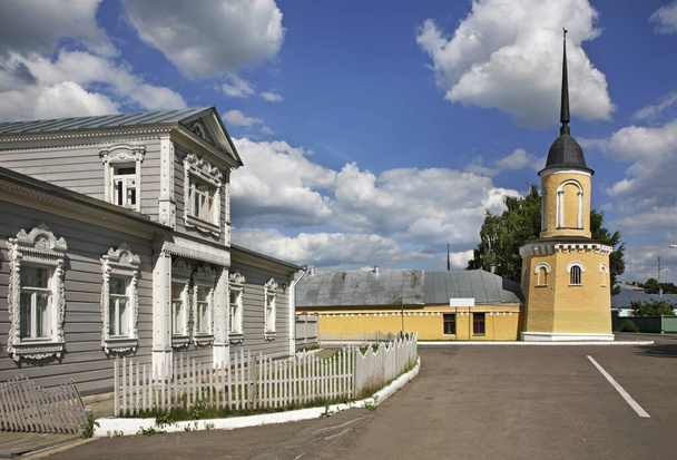 House of Lvov at Kazakov street and Holy Trinity Novo-Golutvin (Novogolutvinsk) monastery in Kolomna Kremlin. Russia - Фото, зображення