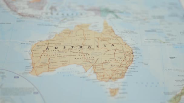 Vídeo de Australia en un mapa colorido y borroso de Oceanía - Imágenes, Vídeo
