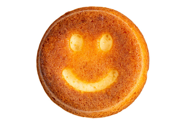 mosolygós arc keksz süti elszigetelt fehér lapos laikus perspektíva. - Fotó, kép