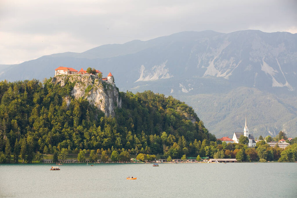Kilátás a Bled-tóra, Szlovénia. - Fotó, kép