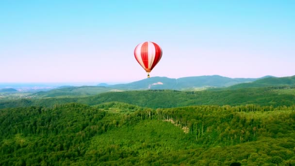 mongolfiera con passeggeri in cielo - Filmati, video