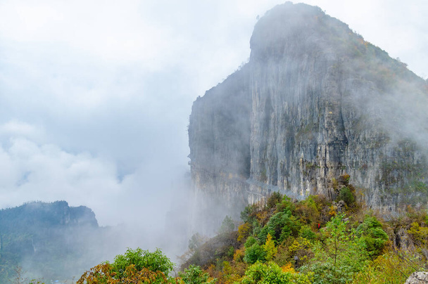 江西省、湖北省、中国のJianshiye三峡風景区の秋の風景 - 写真・画像