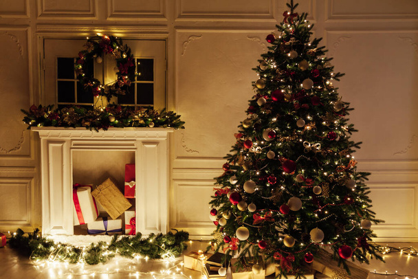 Χριστουγεννιάτικα φώτα διακόσμηση Δέντρο Πρωτοχρονιά παραμονή - Φωτογραφία, εικόνα