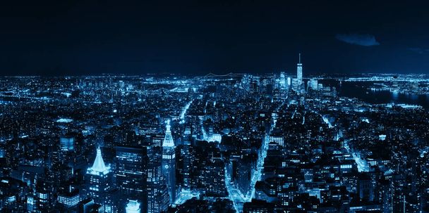 New York City v centru panorama noční pohled. - Fotografie, Obrázek