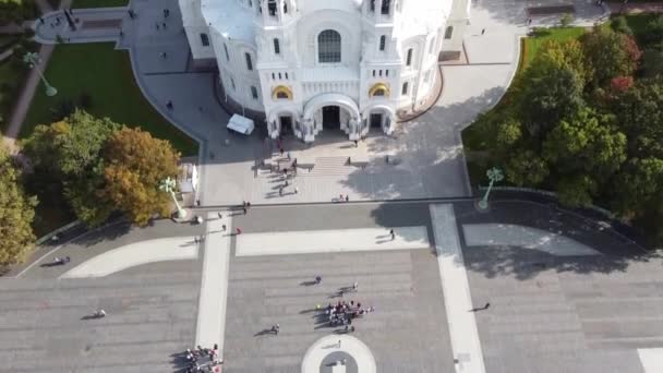 Vista aérea de la catedral naval ortodoxa de San Nicolás. Construido en 1903-1913. Kronshtadt, San Petersburgo, Rusia - Metraje, vídeo