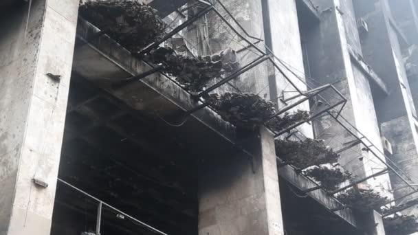 Burnt building of trade union in Kiev, Ukraine - Materiał filmowy, wideo