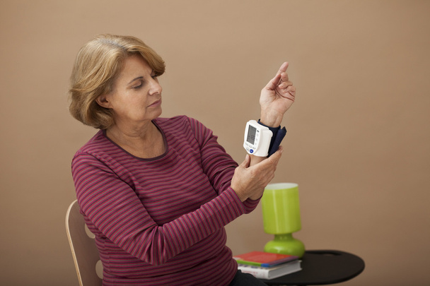 ciśnienie krwi, osoby w podeszłym wieku - Zdjęcie, obraz