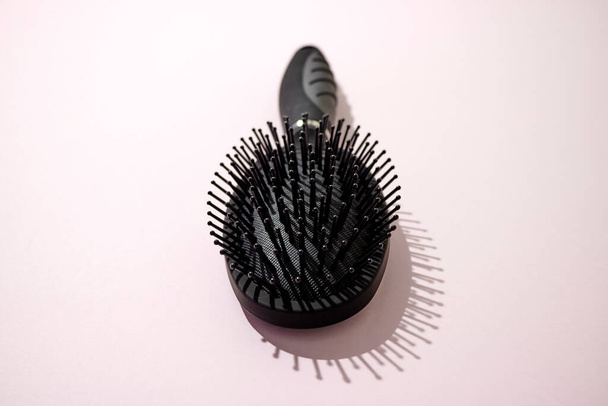 Uma foto de estúdio de uma escova de cabelo - Foto, Imagem