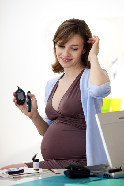 Test für Diabetes schwangere Frau - Foto, Bild