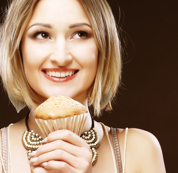 Beauty girl with cake - Foto, Imagen