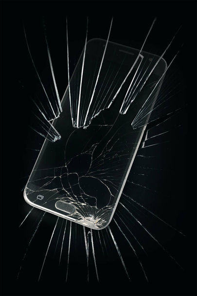 Gebarsten smartphone breekt door het gebroken glazen oppervlak, Ongeluk met een smartphone - Foto, afbeelding