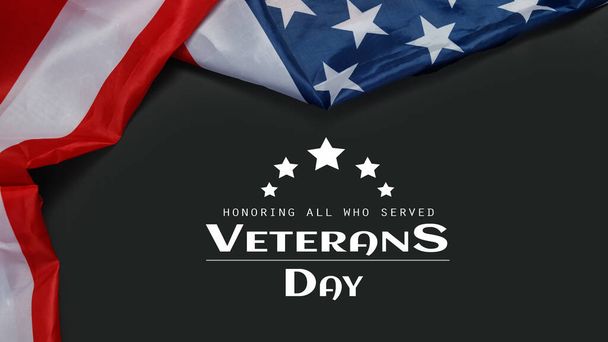 Feliz Dia dos Veteranos. Bandeiras americanas com o texto agradecem veteranos contra um fundo preto. 11 de Novembro. - Foto, Imagem