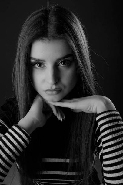Black and white portrait of a beautiful female  - Valokuva, kuva