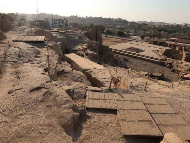 Ruines antiques autour de l'Obélisque inachevé à Assouan, Egypte - Photo, image