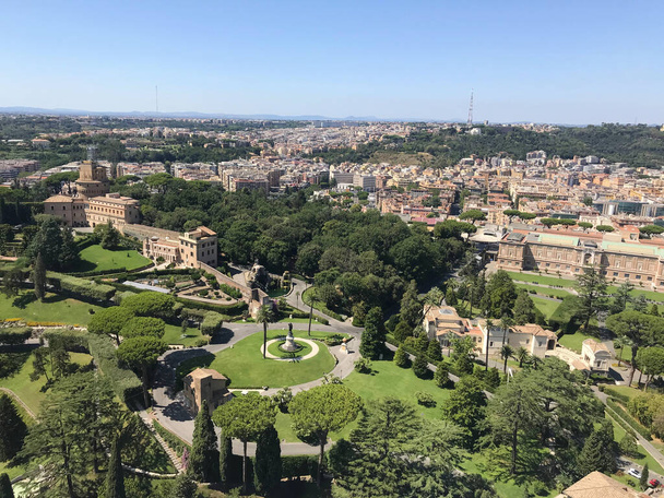 Vue aérienne depuis la basilique Saint-Pierre au Vatican, Italie - Photo, image