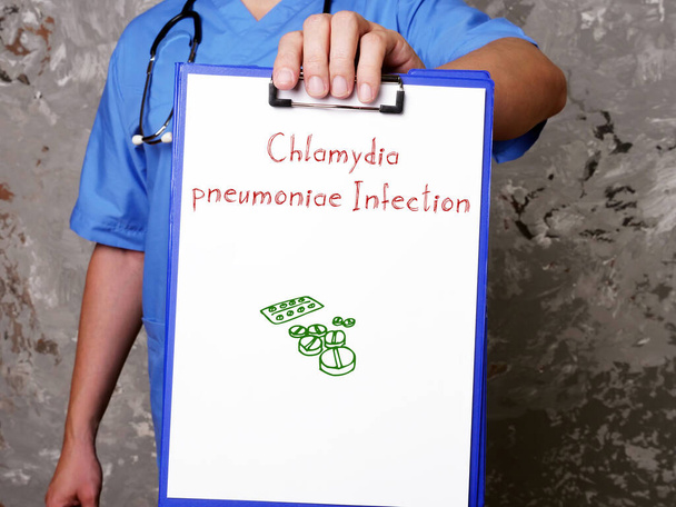 Koncepcja medyczna o Chlamydia pneumoniae Zakażenie ze znakiem na stronie - Zdjęcie, obraz