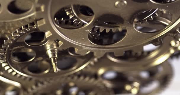Закрыть магические древние металлические шестерни, вращающиеся в рабочем механизме - Кадры, видео