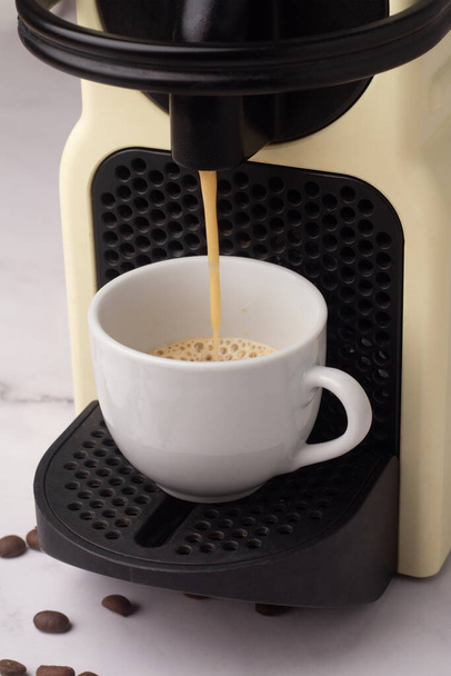 hacer café en una máquina de café - Foto, Imagen