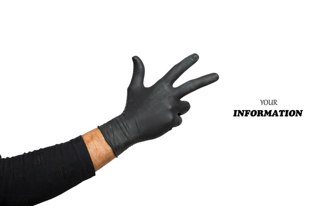 Три пальца на руках. Мужская рука в черной резиновой перчатке делает жест номер три, язык жестов хорошо изолирован на белом фоне. Студийный снимок Высокое качество фото с пробелами для текста, логотипа.  - Фото, изображение