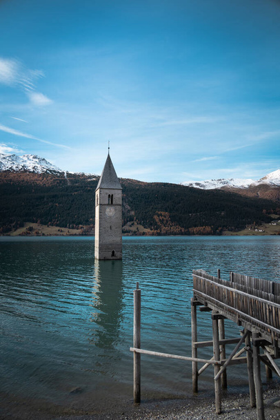 Clocher submergé à Resia Lake, Italie - Photo, image