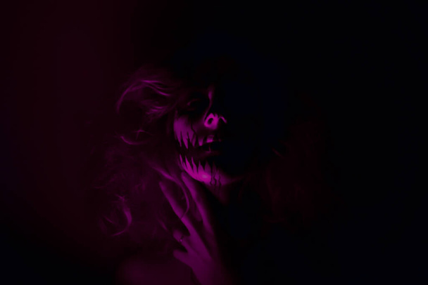 Frauen-Make-up für die Horror-Halloween-Partys. - Foto, Bild