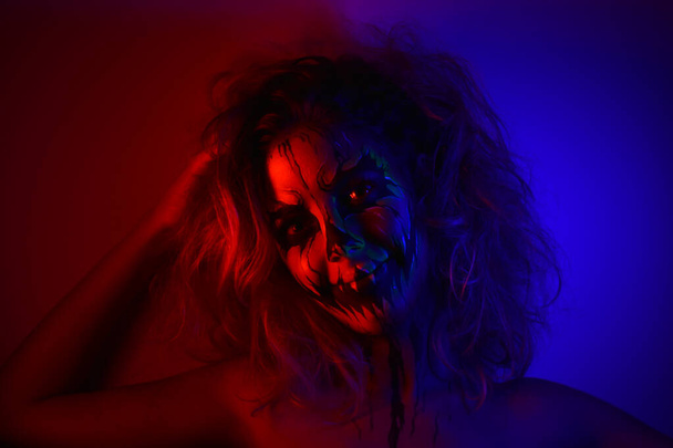 Maquiagem de mulher para as festas de Halloween de horror. - Foto, Imagem