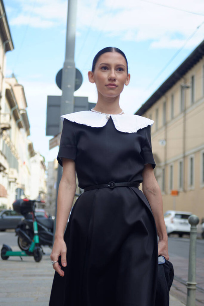 Pokaz mody przed i po Filozofii (Lorenzo Serafini) podczas Mediolańskiego Tygodnia Mody - Zdjęcie, obraz