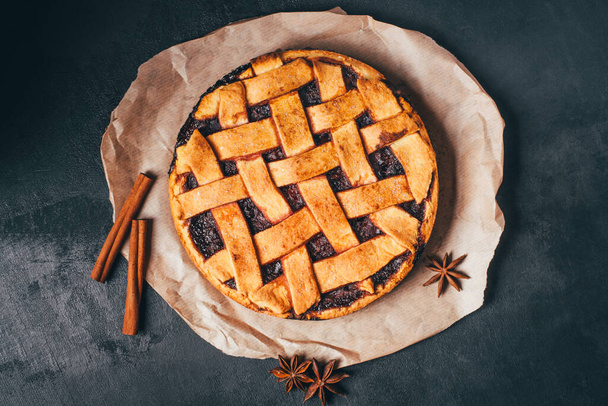 Freshly baked homemade pie with berries. - Fotografie, Obrázek