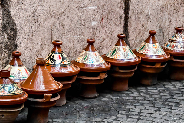 cerámica en el gran bazar en Marrakech Marruecos, hermosa foto digital - Foto, imagen