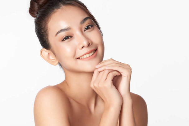 Beautiful young asian woman with clean fresh skin on white background, Face care, Facial treatment, Cosmetology, beauty and spa, Asian women portrait - Φωτογραφία, εικόνα
